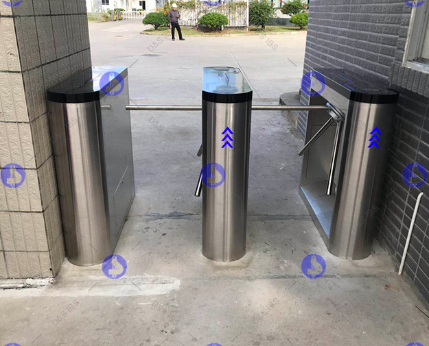LG化學(xué)惠州工廠(chǎng)出入口改造項(xiàng)目：三輥閘，翼閘案例